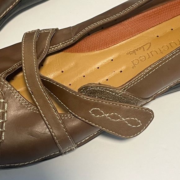 Clarks UnStructured 8.5 Womens Brown Leather Mary Jane Comfort Flats - Picture 2 of 6